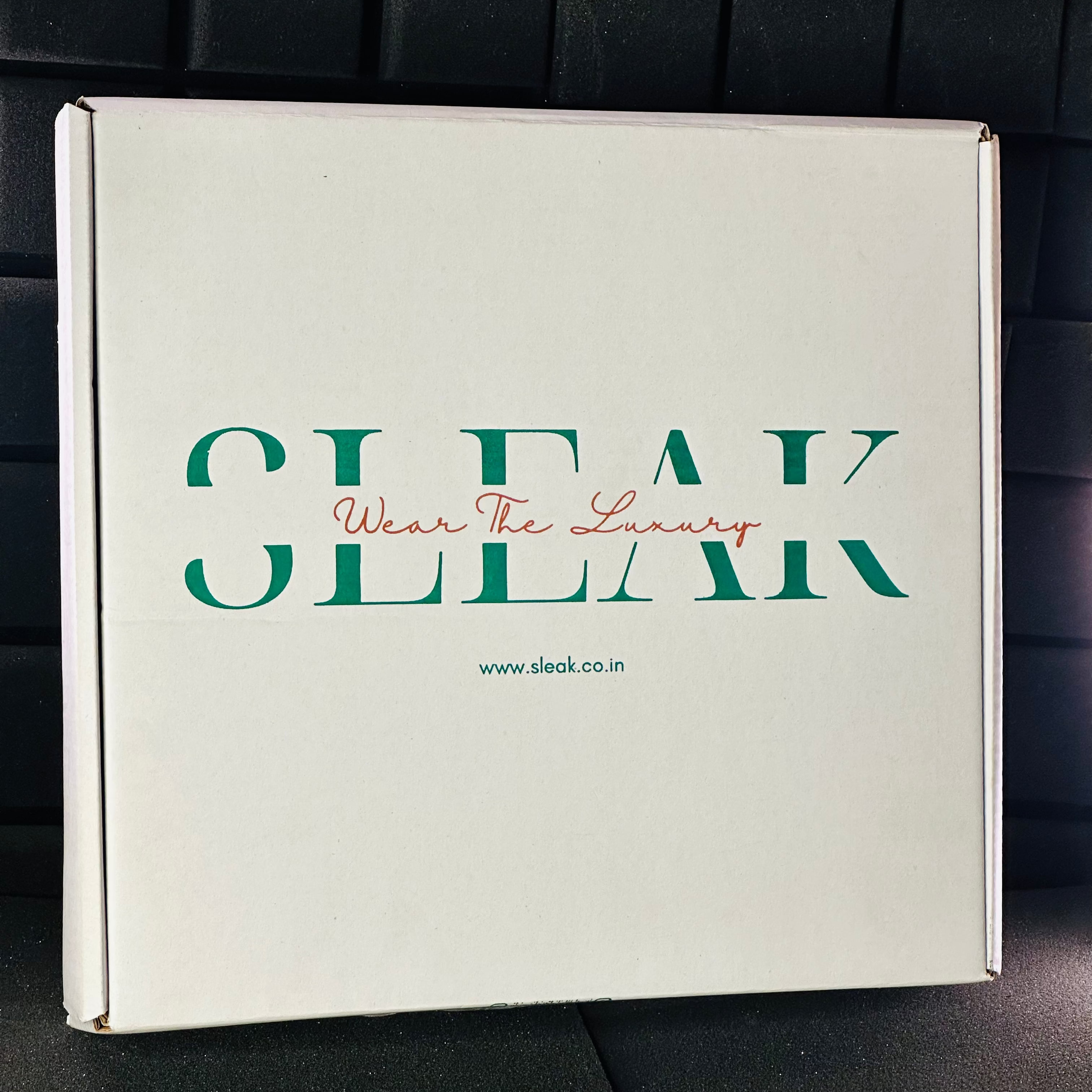 White Mailer Box